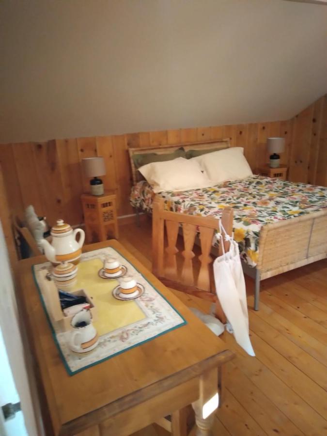 Le Fied Les Dames De La Saugiat B&B 외부 사진