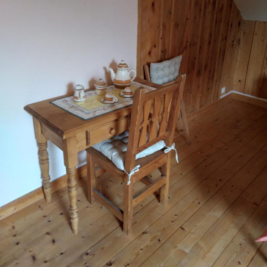 Le Fied Les Dames De La Saugiat B&B 외부 사진