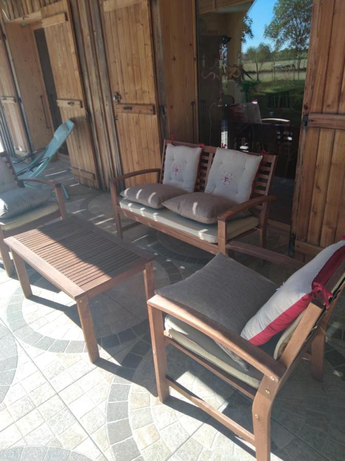 Le Fied Les Dames De La Saugiat B&B 외부 사진