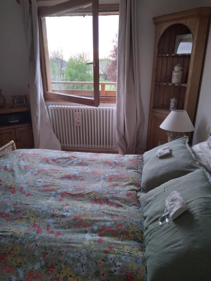 Le Fied Les Dames De La Saugiat B&B 외부 사진