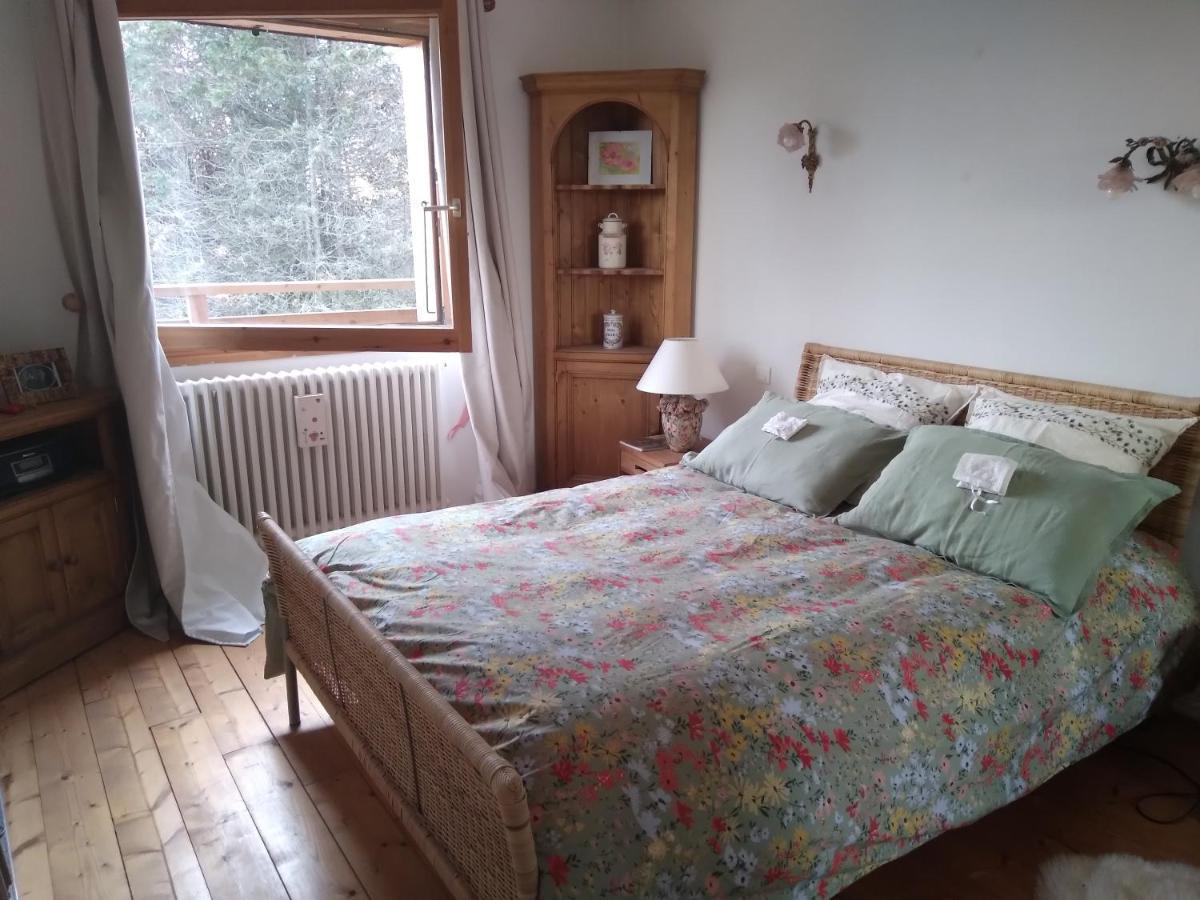 Le Fied Les Dames De La Saugiat B&B 외부 사진