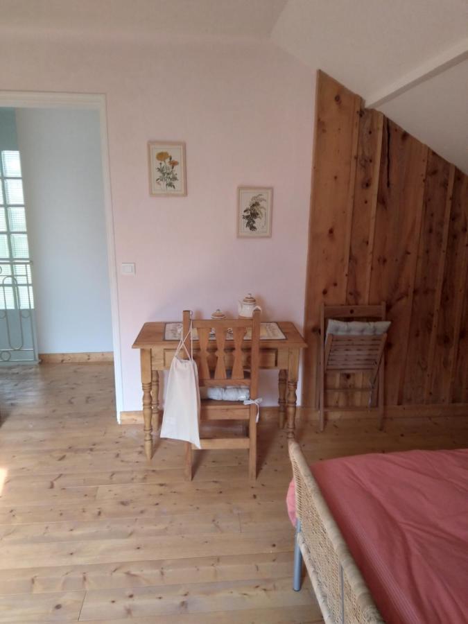 Le Fied Les Dames De La Saugiat B&B 외부 사진