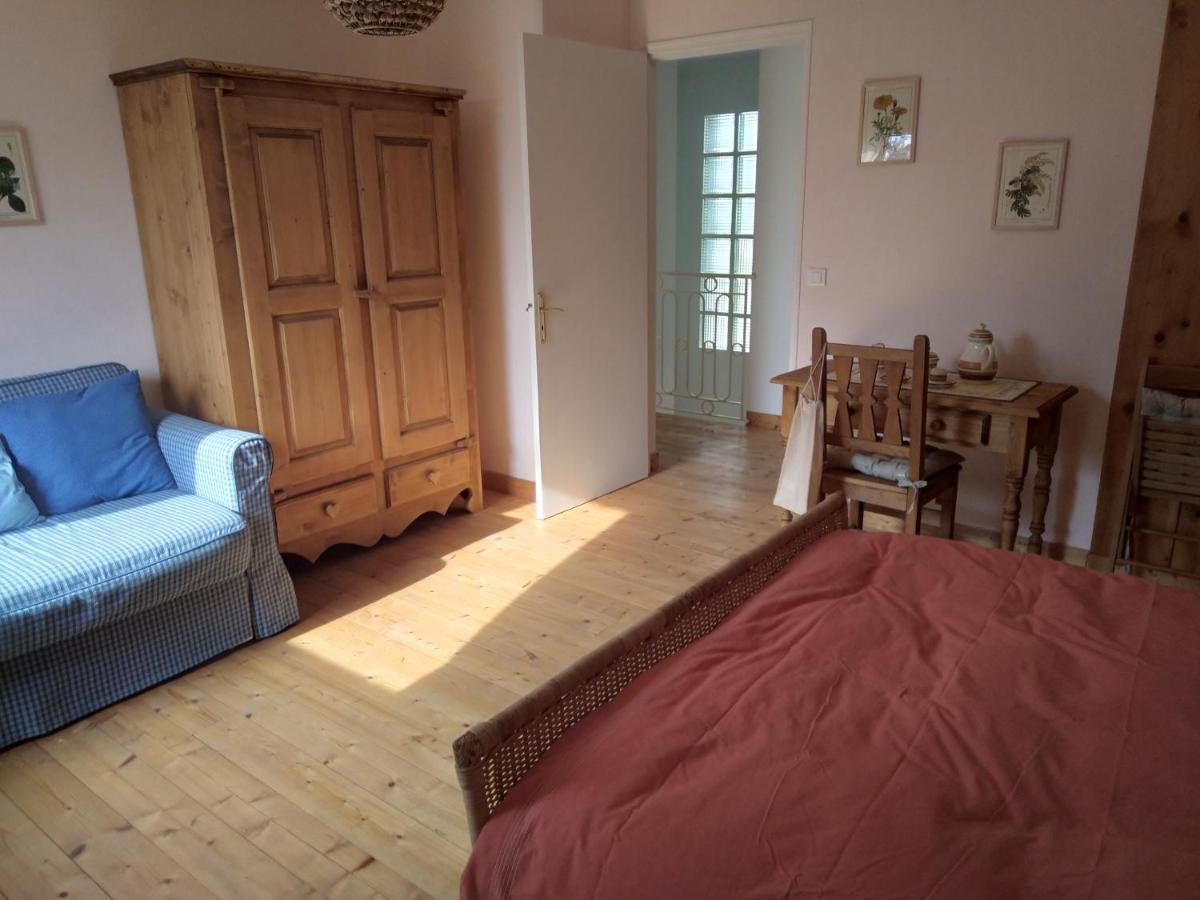 Le Fied Les Dames De La Saugiat B&B 외부 사진