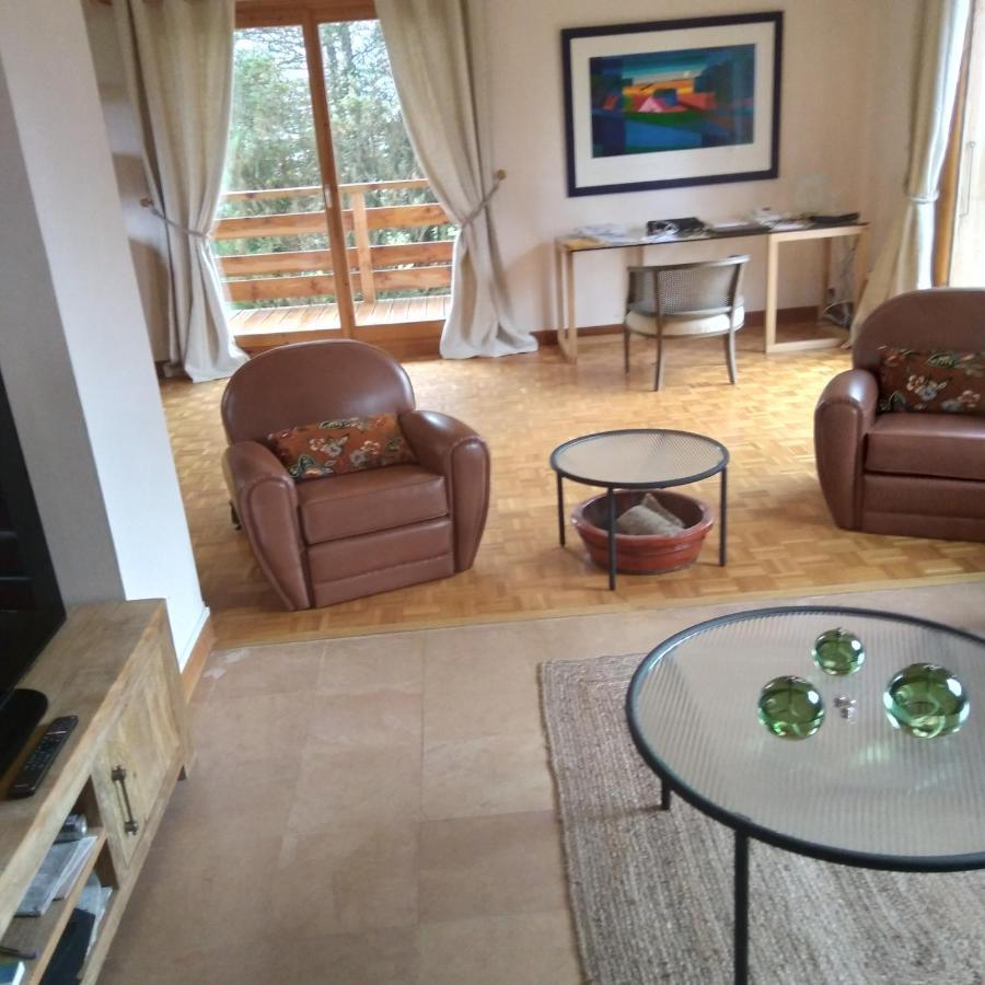 Le Fied Les Dames De La Saugiat B&B 외부 사진